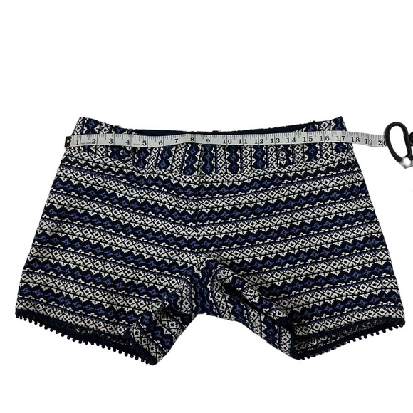 The Limited Aztec Tribal Design Women White & Blue Tweed Shorts Sz 8 Pockets - Picture 5 of 10
